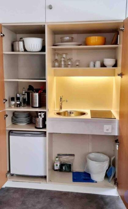 Idyllische Ferienwohnung In Bissone Luaran gambar