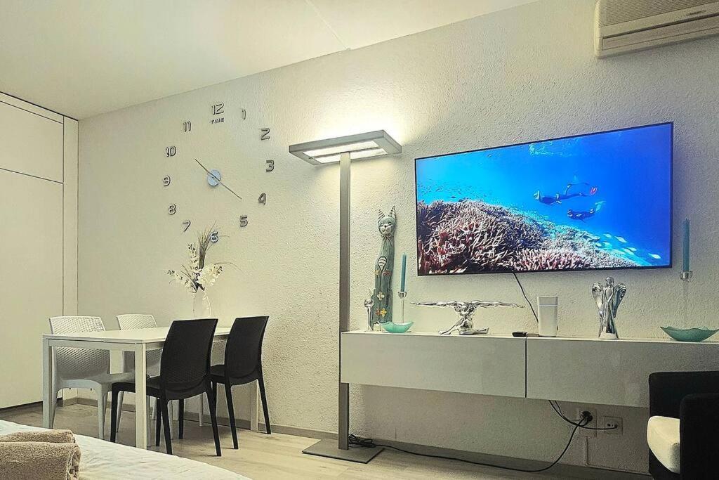 Idyllische Ferienwohnung In Bissone Luaran gambar